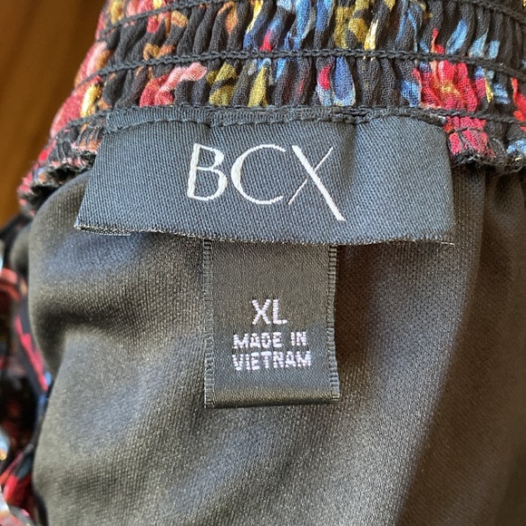 BCX off the shoulder flower top - Picture 8 of 9